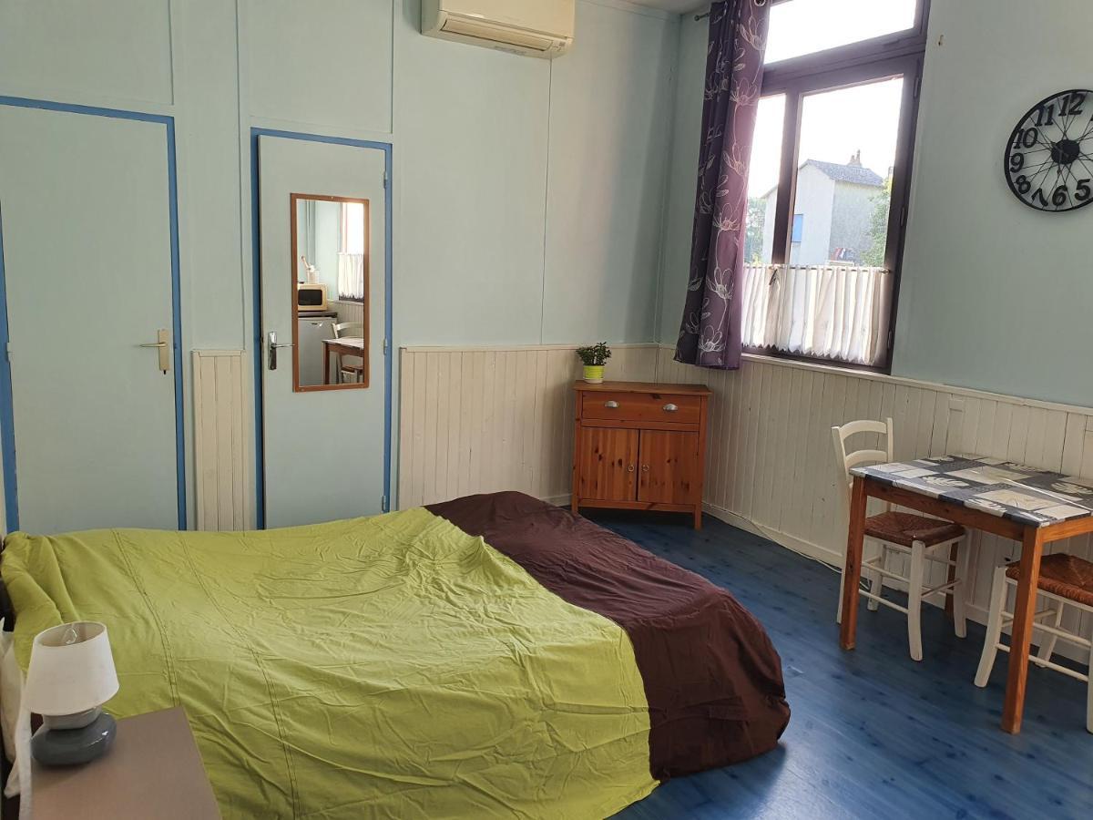 Camping Des 2 Rives- Chambres Etang-sur-Arroux Bagian luar foto